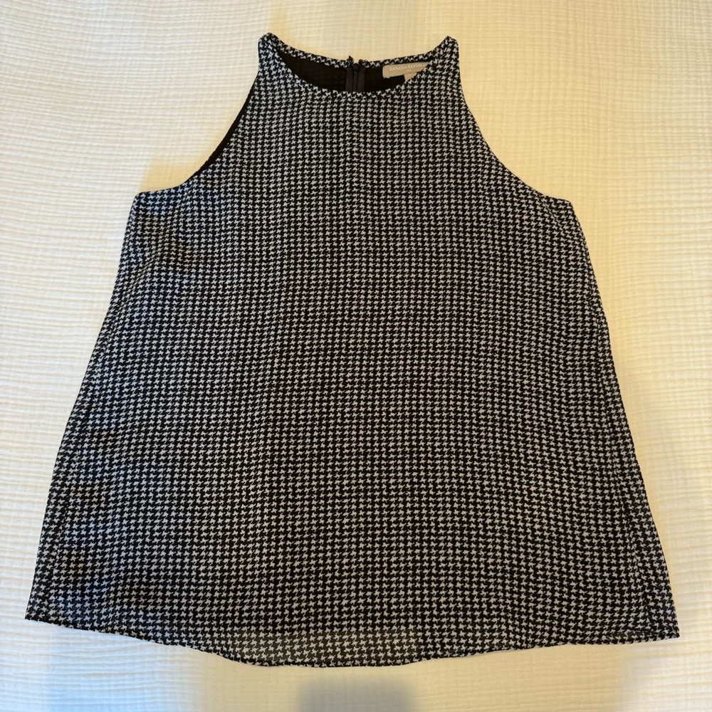 Banana Republic Black and White Houndstooth Sleeveless Blouse